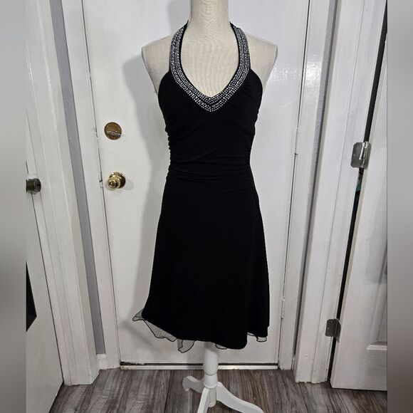 Windsor halter top dress with Tulle  lining size small - Picture 8 of 9